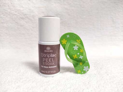 nagellack mit kleinem flipflop